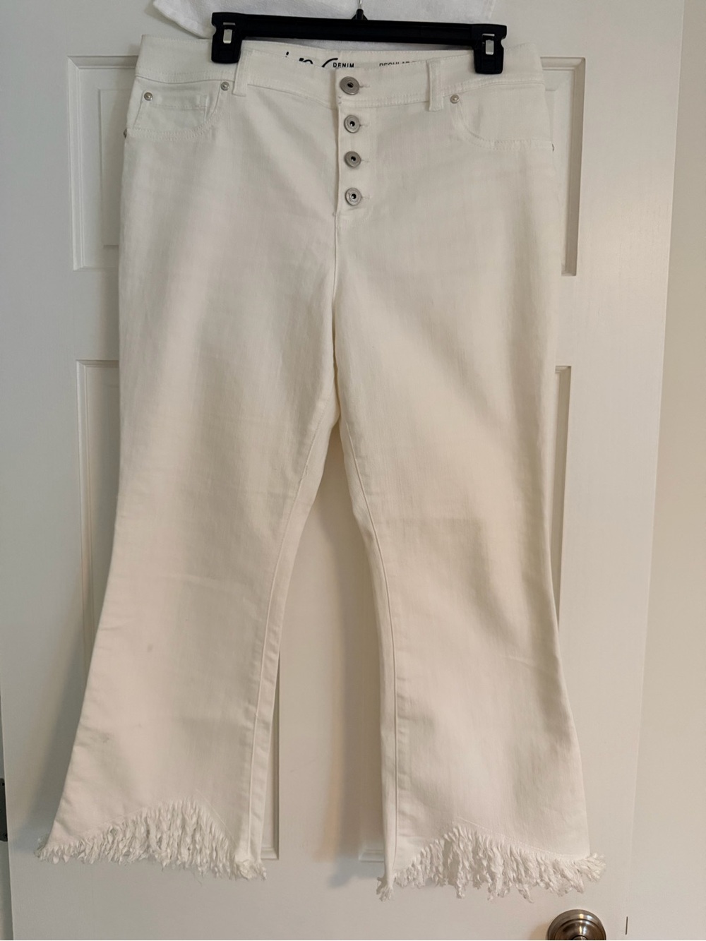 Inc international concept Women’s White Frayed Hem Crop Flare Pants sz 10